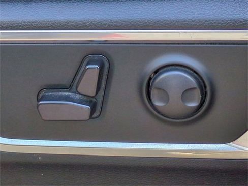 Used 2024 RAM 1500 Laramie image 20