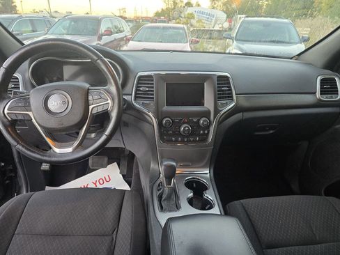 Used 2018 Jeep Grand Cherokee Laredo image 31