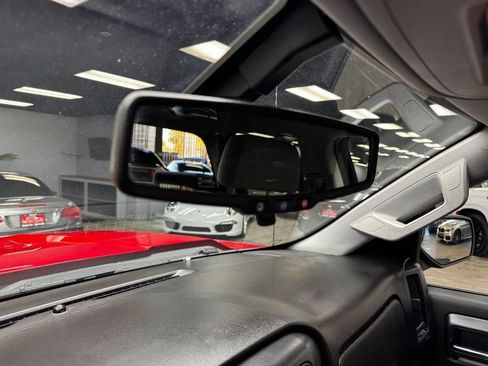 Used 2018 Chevrolet Silverado 1500 Custom w/ Custom Value Package AWD/4WD image 28