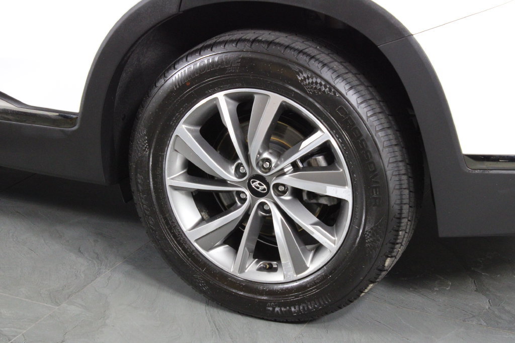Used 2020 Hyundai Santa Fe Limited FWD image 16