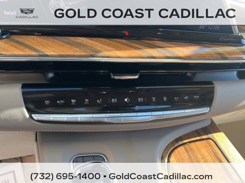 Used 2024 Cadillac Escalade Premium Luxury Platinum image 34