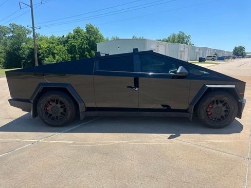 Used 2024 Tesla Cybertruck Cyberbeast AWD/4WD image 6