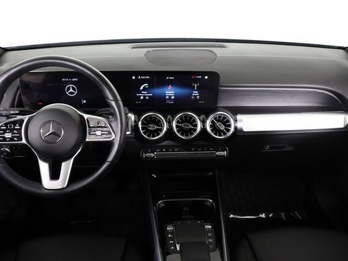 Used 2023 Mercedes-Benz GLB 250 4MATIC image 39