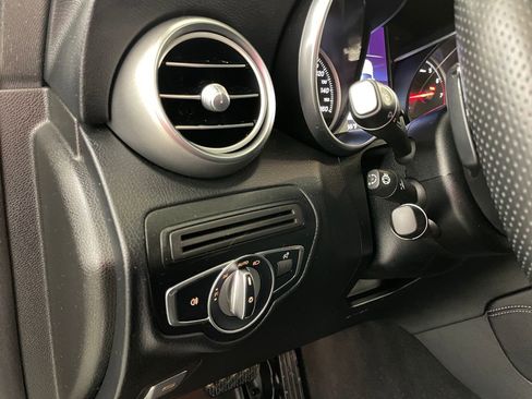 Used 2018 Mercedes-Benz GLC 300 4MATIC image 26