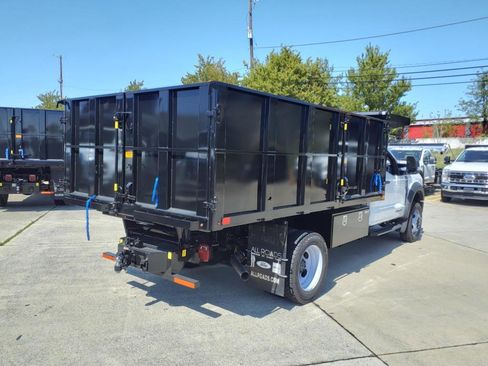New 2024 Ford F550 4x4 Regular Cab Super Duty image 5