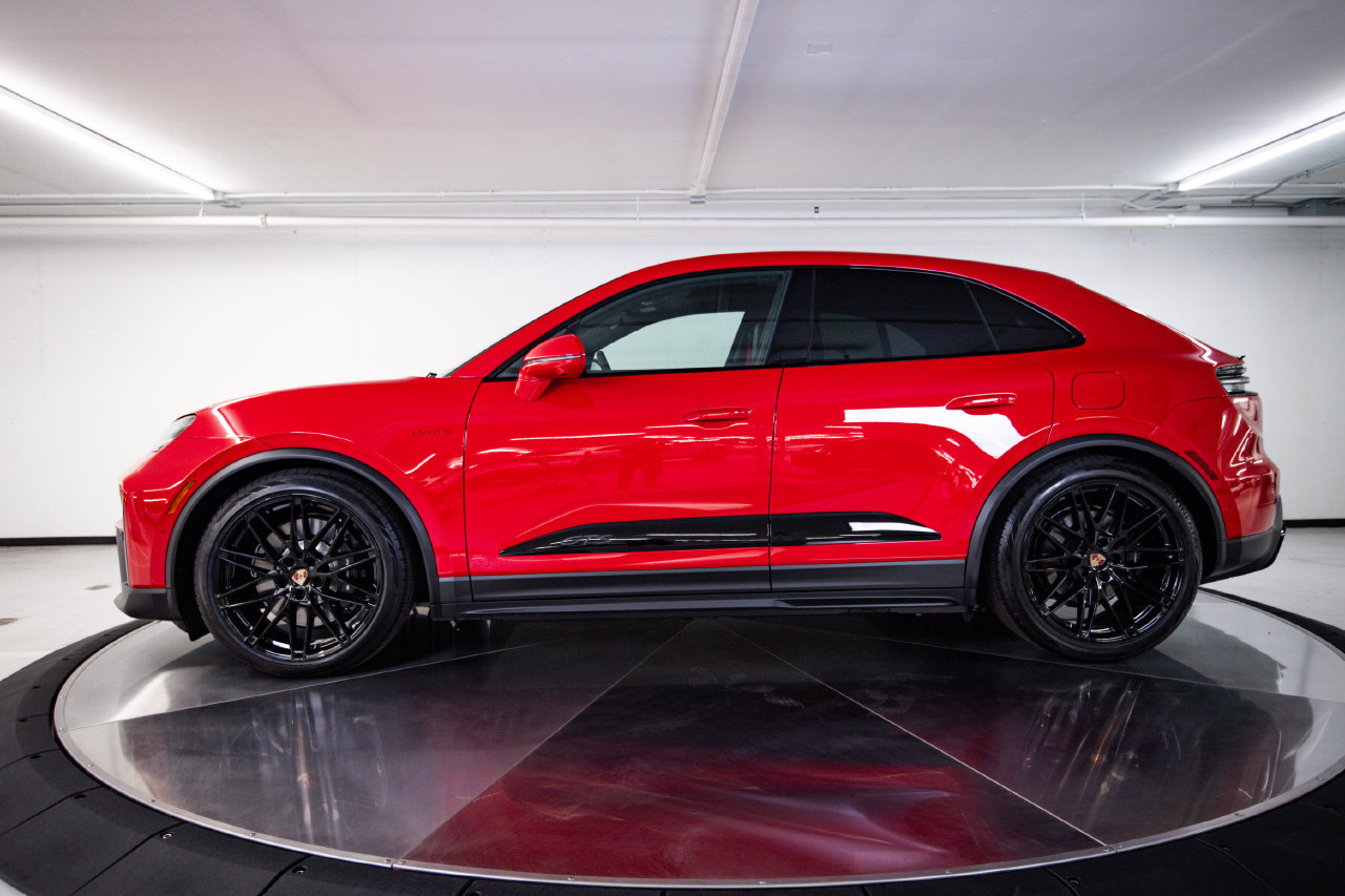 Used 2026 Porsche Macan GTS Electric AWD/4WD image 2