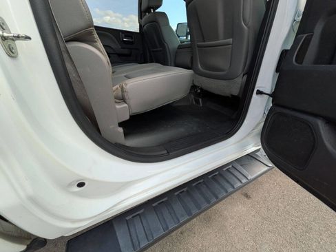 Used 2015 GMC Sierra 2500 4x4 Crew Cab w/ Sierra Convenience Package image 25