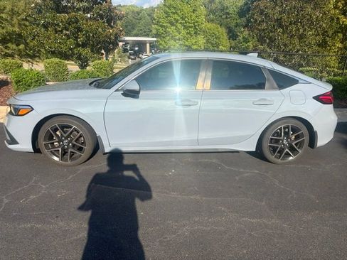Used 2022 Honda Civic Sport Touring image 9
