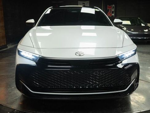 Used 2025 Toyota Crown w/ Carpet Mat Package (TMS) image 3
