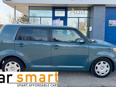 Used 2009 Scion xB image 1