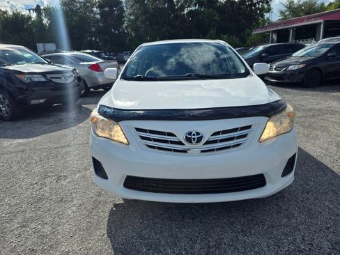 Used 2013 Toyota Corolla LE FWD image 2