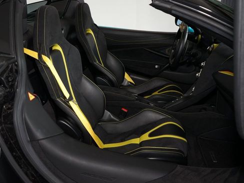 Used 2022 McLaren 720S Spider RWD image 16