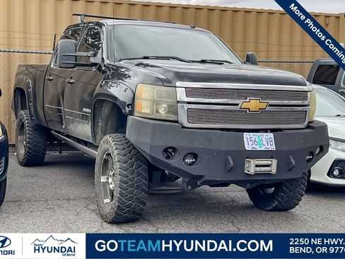Used 2011 Chevrolet Silverado 2500 LTZ w/ LTZ Plus Package image 1