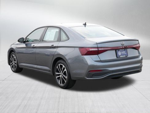Used 2025 Volkswagen Jetta Sport FWD image 5