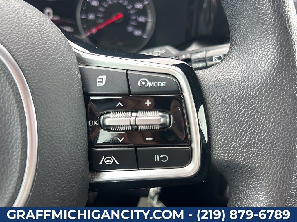 Used 2022 Kia Sorento LX FWD image 29