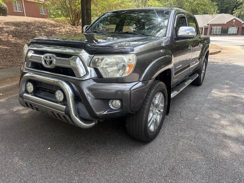 Used 2013 Toyota Tacoma PreRunner w/ Limited Pkg RWD image 9