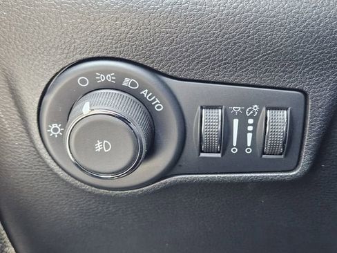 Used 2025 Jeep Compass Limited AWD/4WD image 22