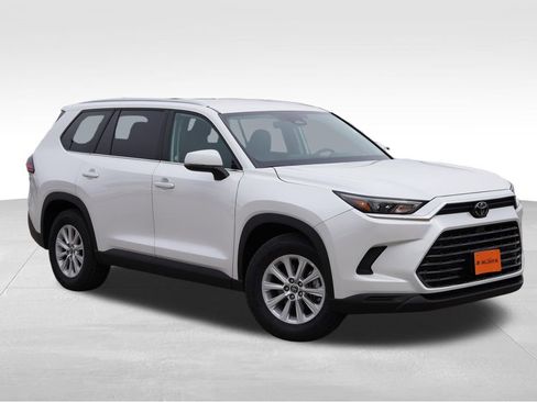 Used 2025 Toyota Grand Highlander XLE image 1