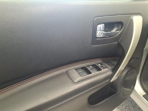 Used 2013 Nissan Rogue SL AWD/4WD image 8