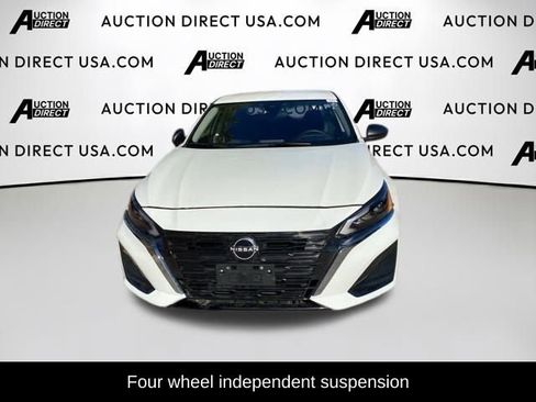 Used 2024 Nissan Altima 2.5 S image 3