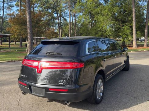 Used 2014 Lincoln MKT AWD image 6
