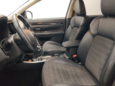 Used 2019 Mitsubishi Outlander SE AWD/4WD image 17