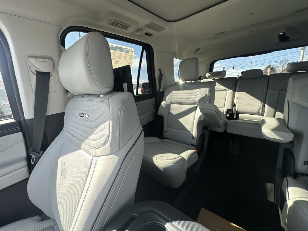 New 2026 Ford Expedition Platinum w/ Platinum Ultimate Package AWD/4WD image 12