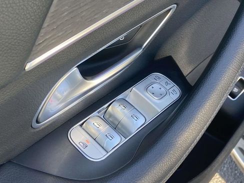 Used 2022 Mercedes-Benz GLE 350 4MATIC w/ Premium Package image 17