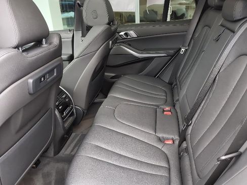 Used 2022 BMW X5 xDrive40i w/ Premium Package image 22