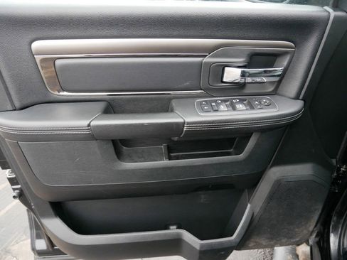 Used 2017 RAM 1500 Sport w/ Black Ram 1500 Sport Group image 9