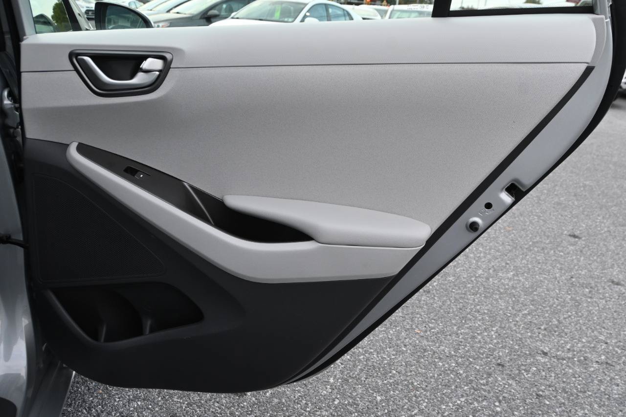 Used 2020 Hyundai Ioniq Blue FWD image 31