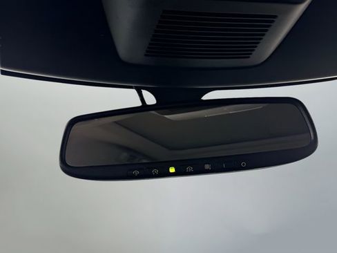 Used 2022 Nissan Pathfinder SL w/ SL Premium Package FWD image 17