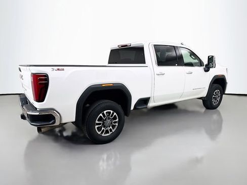 Used 2025 GMC Sierra 2500 SLT AWD/4WD image 9