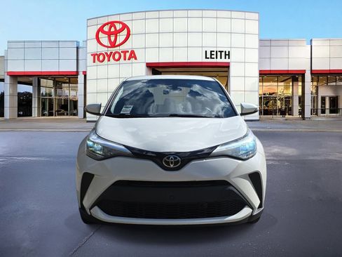 Used 2020 Toyota C-HR XLE image 2