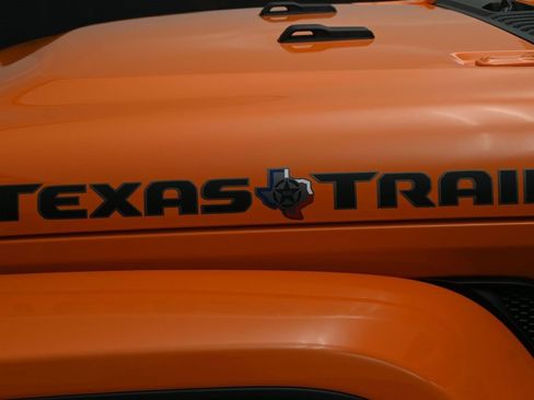 New 2025 Jeep Gladiator Sport image 13