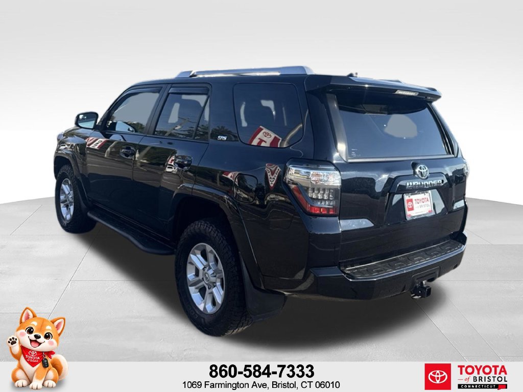Used 2017 Toyota 4Runner SR5 AWD/4WD image 5