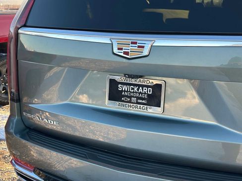 Used 2023 Cadillac Escalade Premium Luxury w/ Performance Package image 13