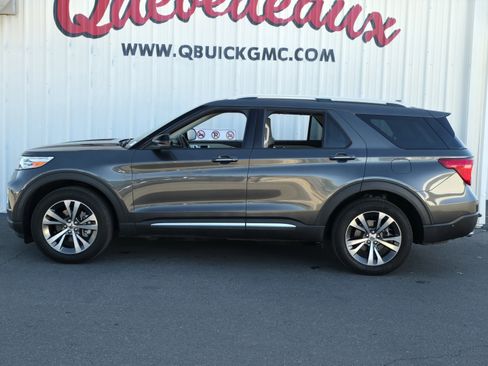 Used 2020 Ford Explorer Platinum w/ Premium Technology Package image 4