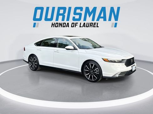 Used 2024 Honda Accord Touring image 2