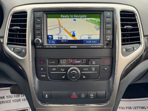 Used 2011 Jeep Grand Cherokee Laredo AWD/4WD image 22