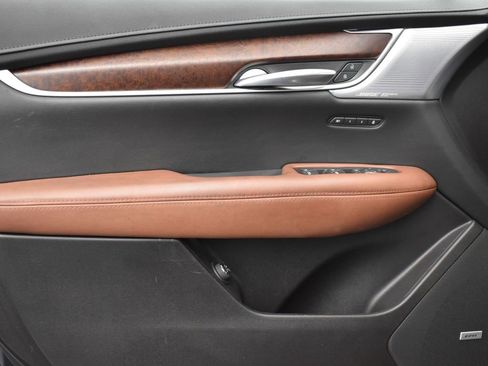 Certified 2024 Cadillac XT5 Premium Luxury w/ LPO, Floor Liner Package image 9