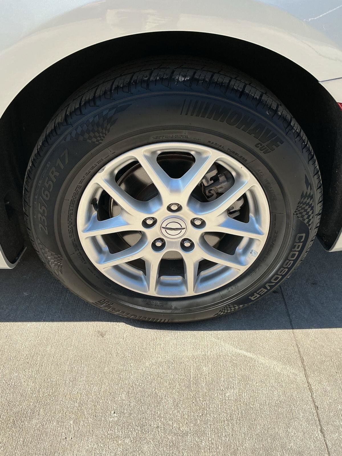 Used 2024 Chrysler Pacifica Touring-L FWD image 10