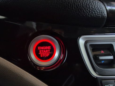 Used 2018 Honda Pilot Elite image 21