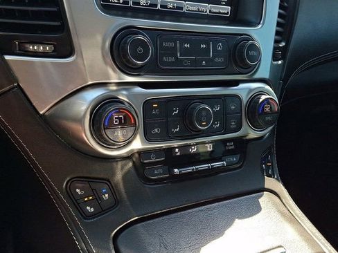 Used 2020 Chevrolet Suburban Premier AWD/4WD image 23