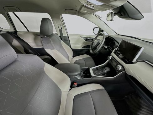 Certified 2025 Toyota RAV4 XLE image 25