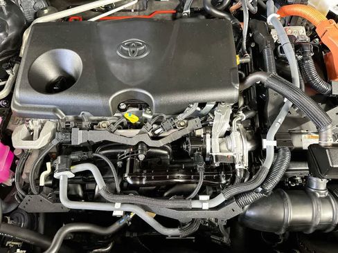 Used 2021 Toyota RAV4 XLE Premium AWD/4WD image 9