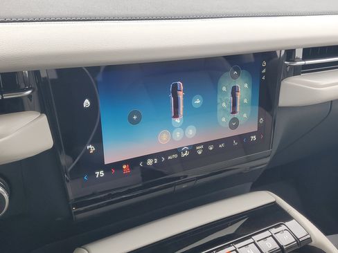 New 2026 Lincoln Navigator Reserve w/ Jet Appearance Package image 24