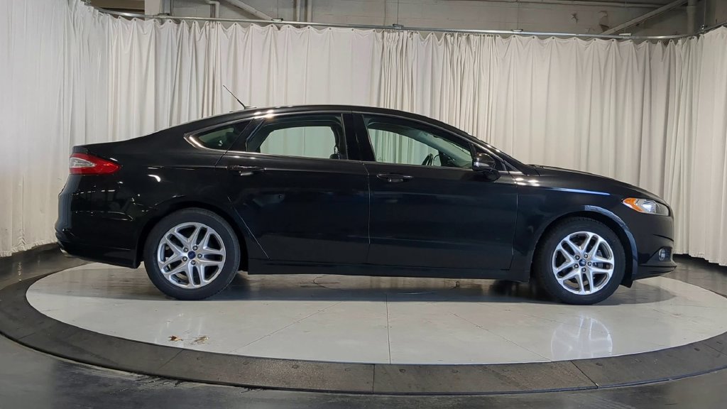 Used 2013 Ford Fusion SE FWD image 11