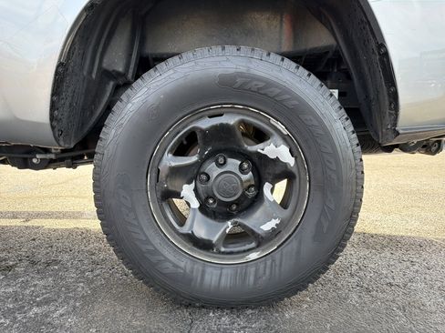 Used 2020 Toyota Tacoma SR image 34