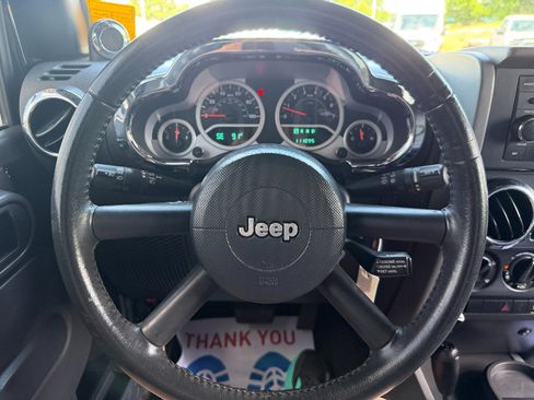 Used 2007 Jeep Wrangler Unlimited Sahara w/ Dual Top Group AWD/4WD image 34